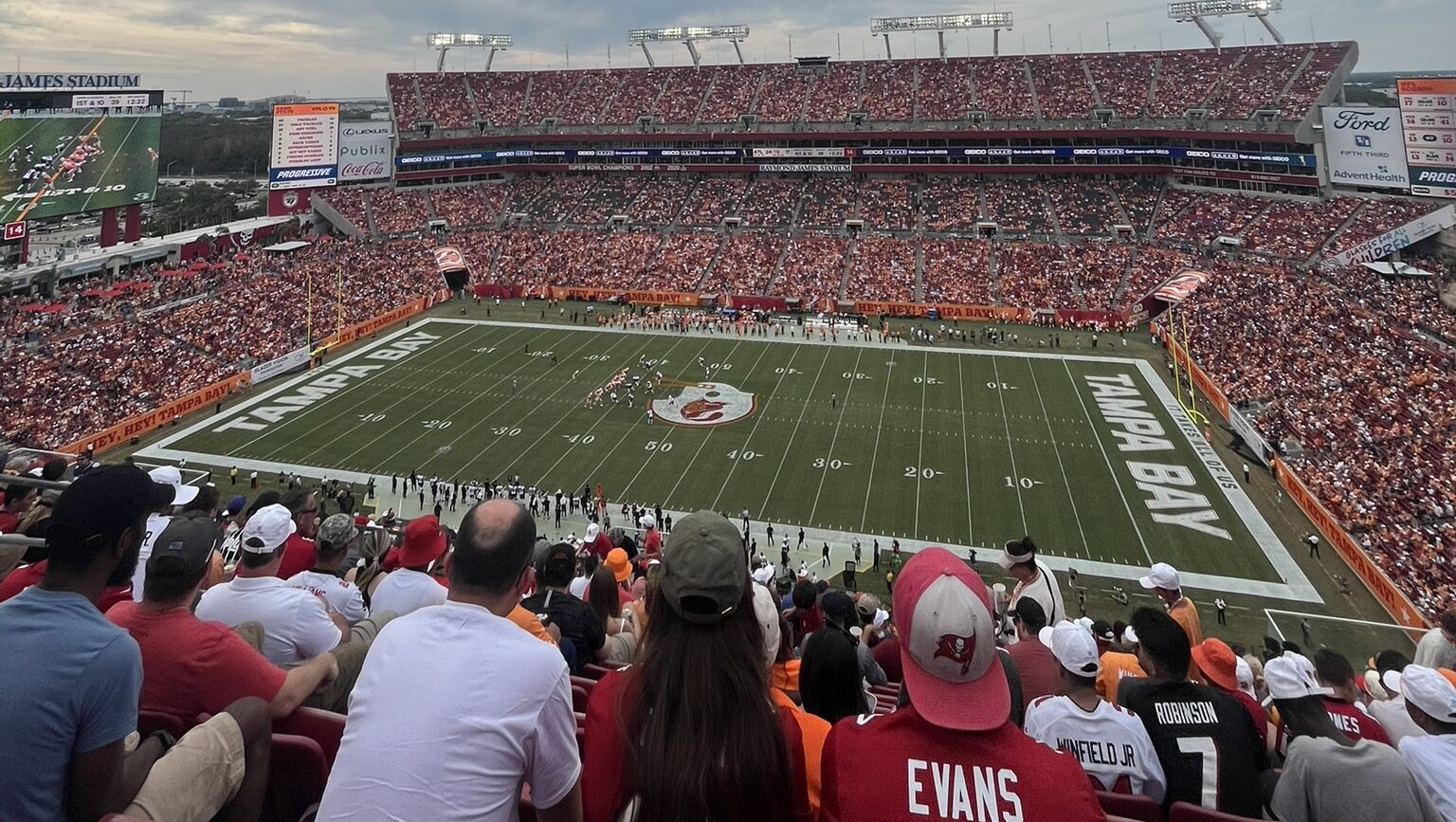 Assistindo a um Jogo da NFL em Tampa (Saindo de Orlando)